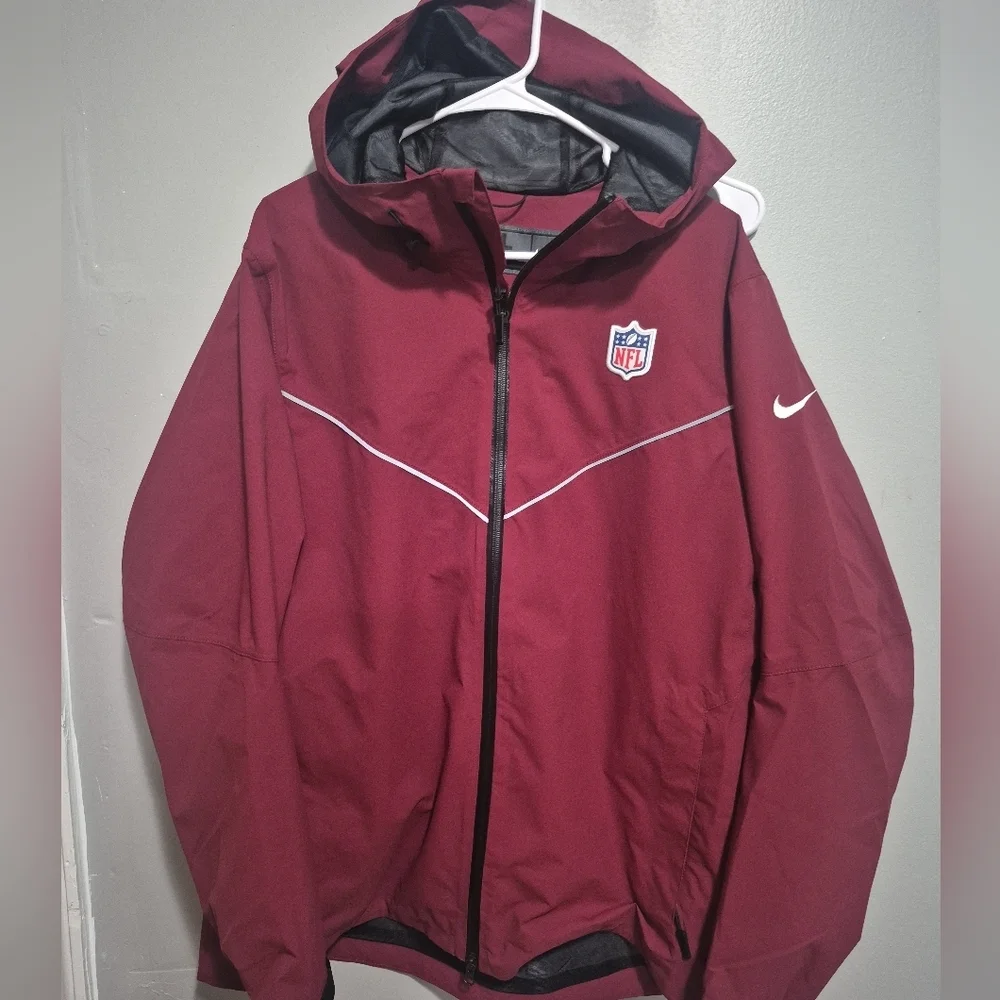 Nike NFL Shield Football On-Field Team Issue Rain Jacket 